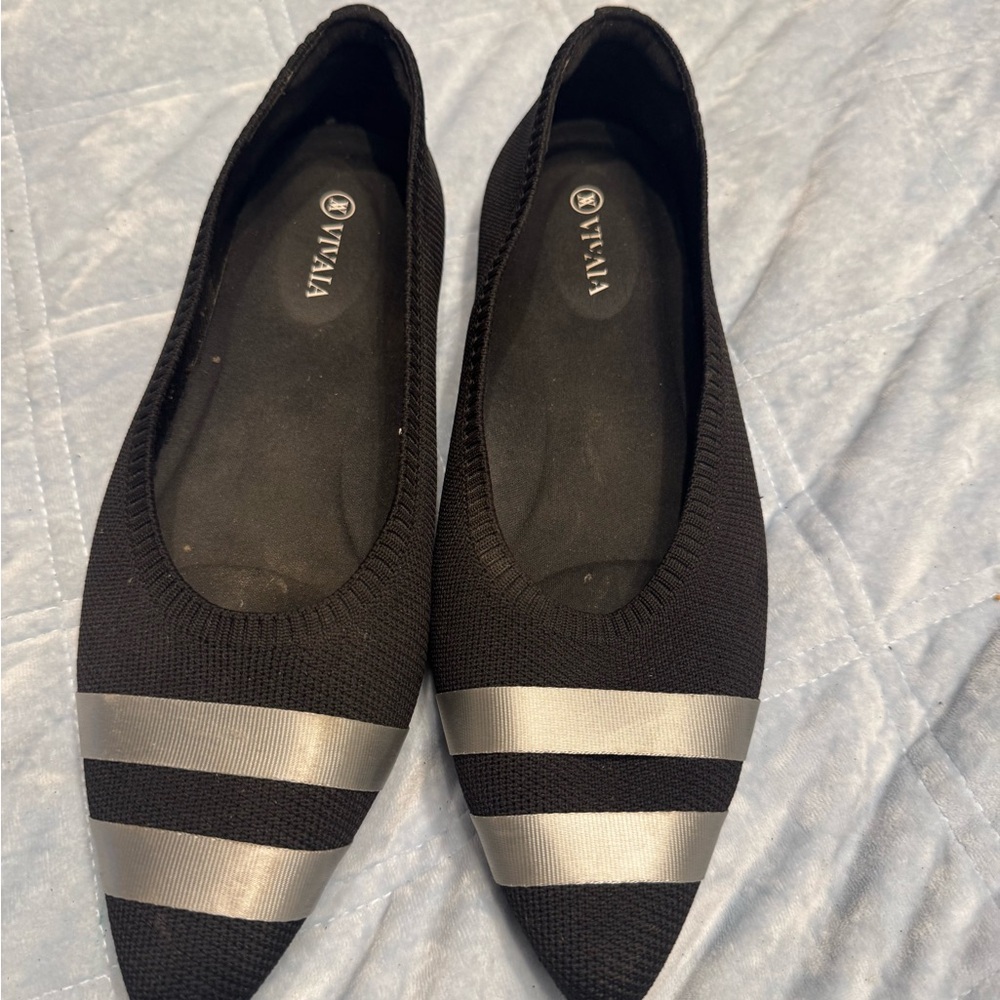 VIVAIA Women's‎ Black Loafers with Silver Accents